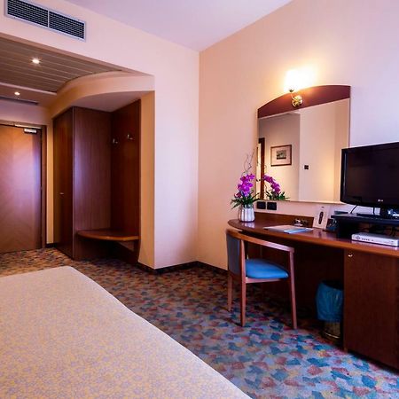 Hotel Persico'S Сан-Джованні-ін-Персічето Екстер'єр фото