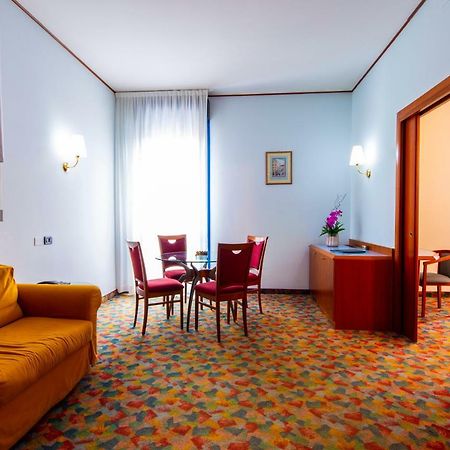 Hotel Persico'S Сан-Джованні-ін-Персічето Екстер'єр фото