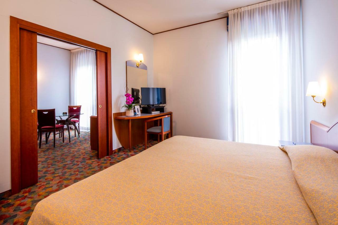 Hotel Persico'S Сан-Джованні-ін-Персічето Екстер'єр фото