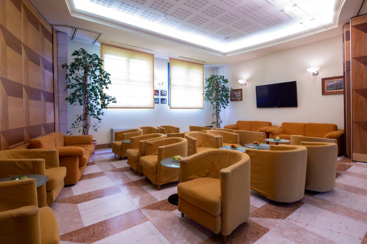 Hotel Persico'S Сан-Джованні-ін-Персічето Екстер'єр фото