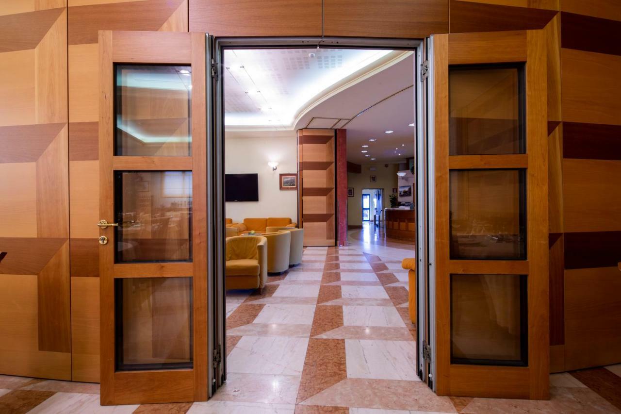 Hotel Persico'S Сан-Джованні-ін-Персічето Екстер'єр фото