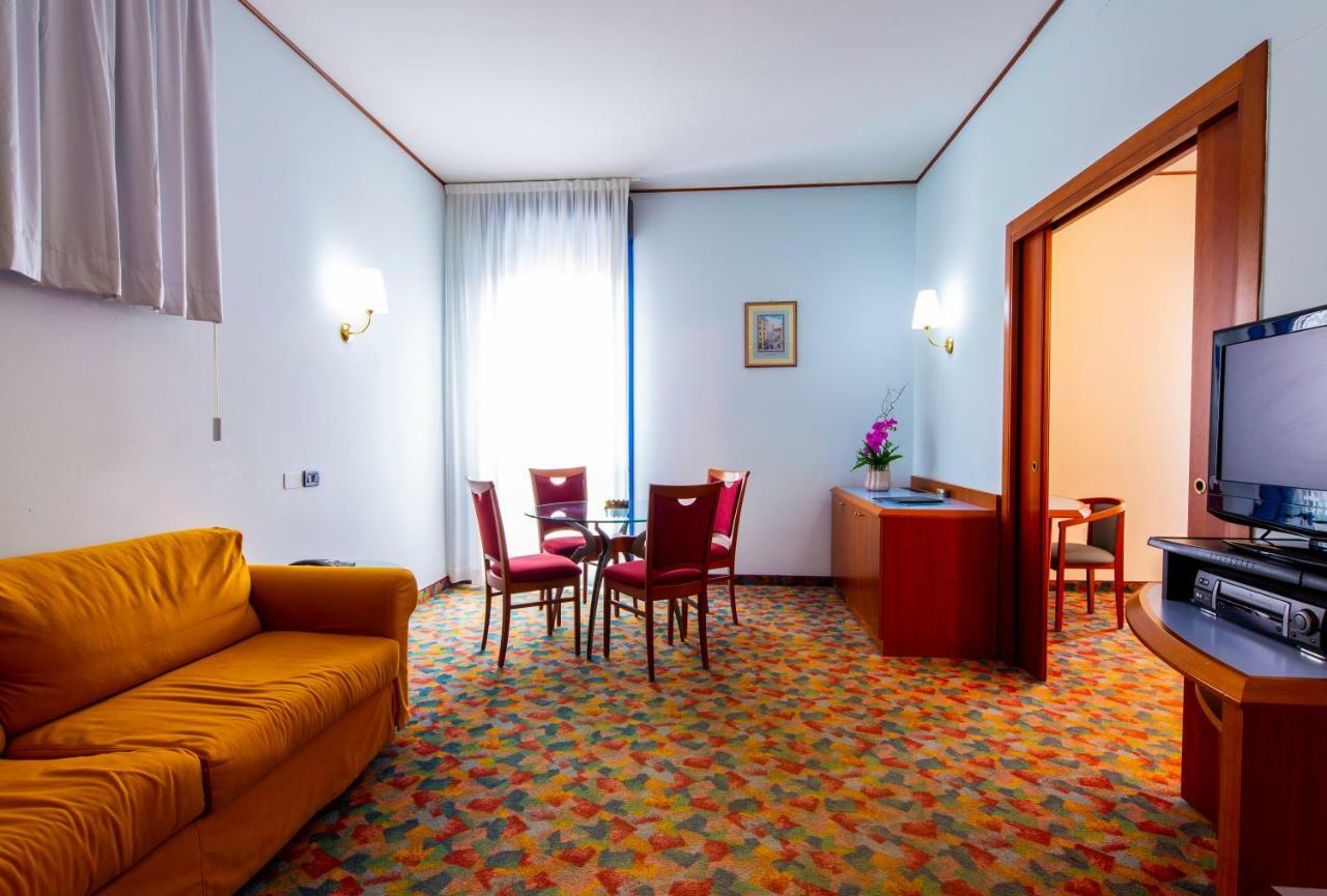 Hotel Persico'S Сан-Джованні-ін-Персічето Екстер'єр фото