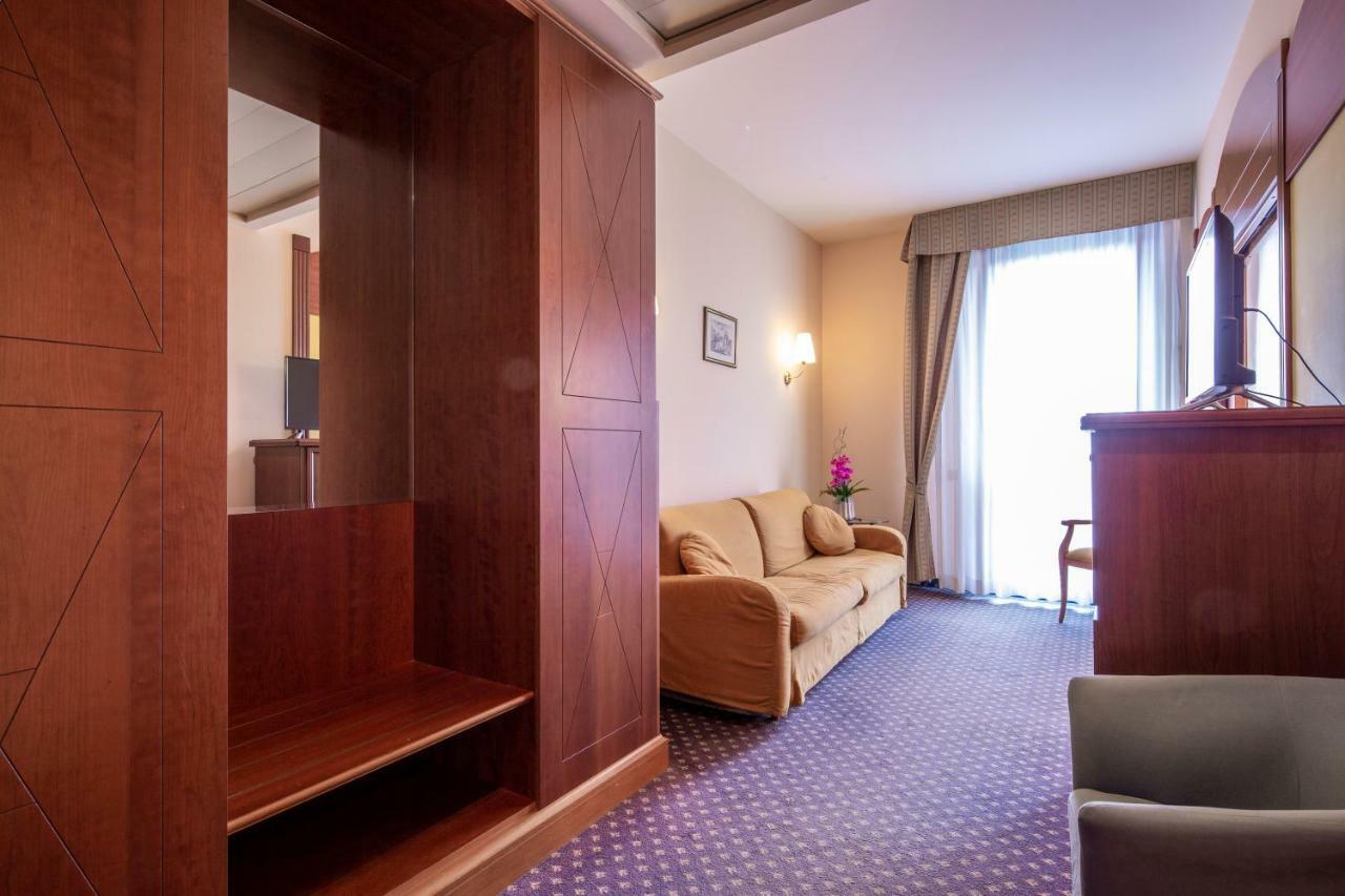 Hotel Persico'S Сан-Джованні-ін-Персічето Екстер'єр фото