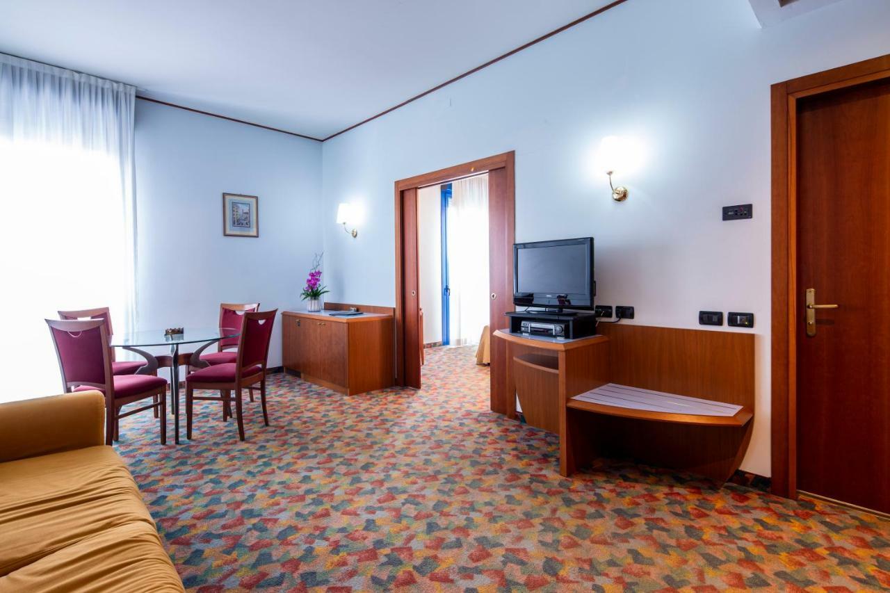 Hotel Persico'S Сан-Джованні-ін-Персічето Екстер'єр фото